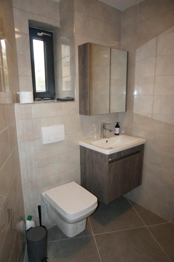 Brial Apartment 2 Bedrooms, Антверпен Екстериор снимка