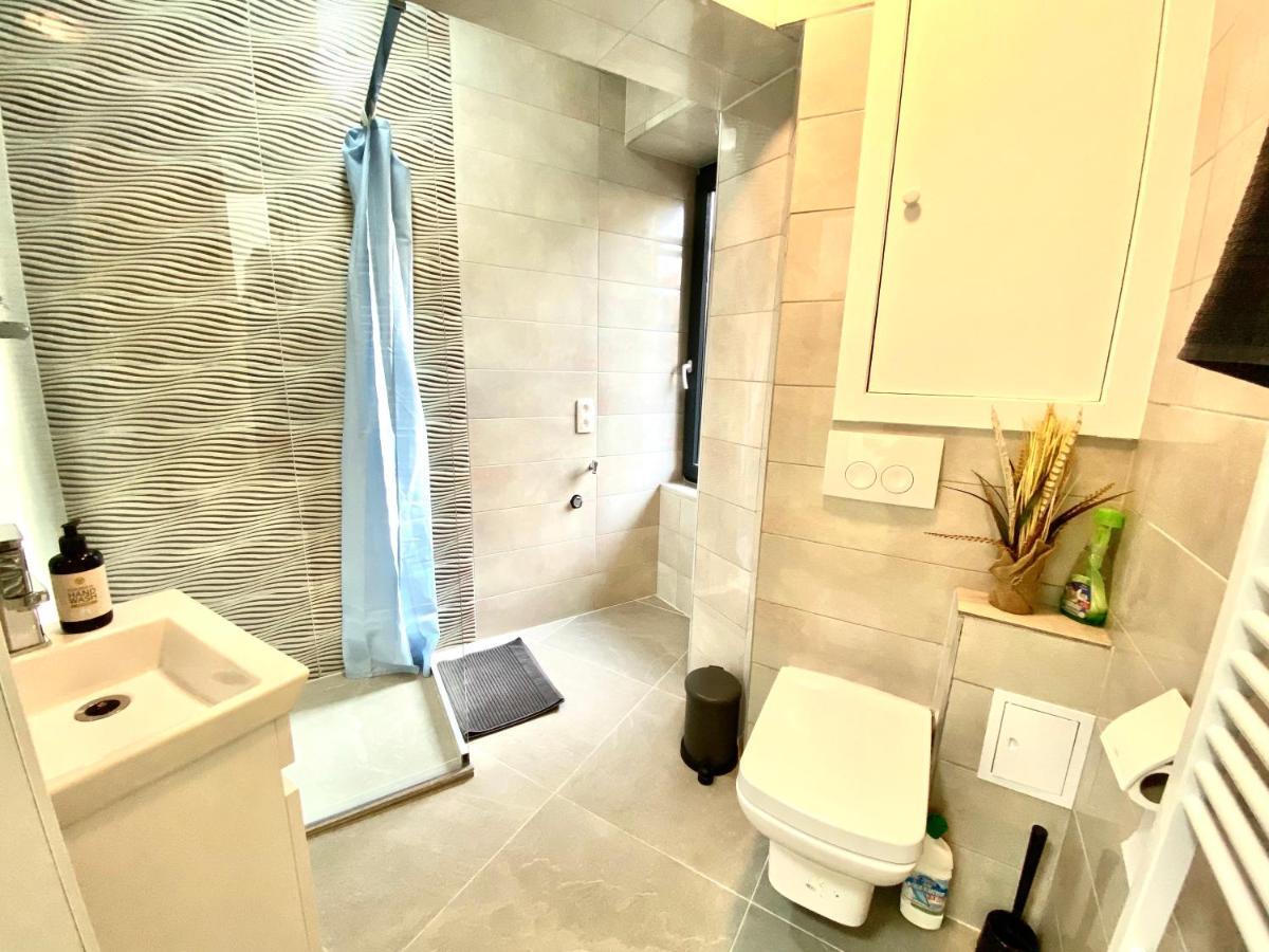 Brial Apartment 2 Bedrooms, Антверпен Екстериор снимка